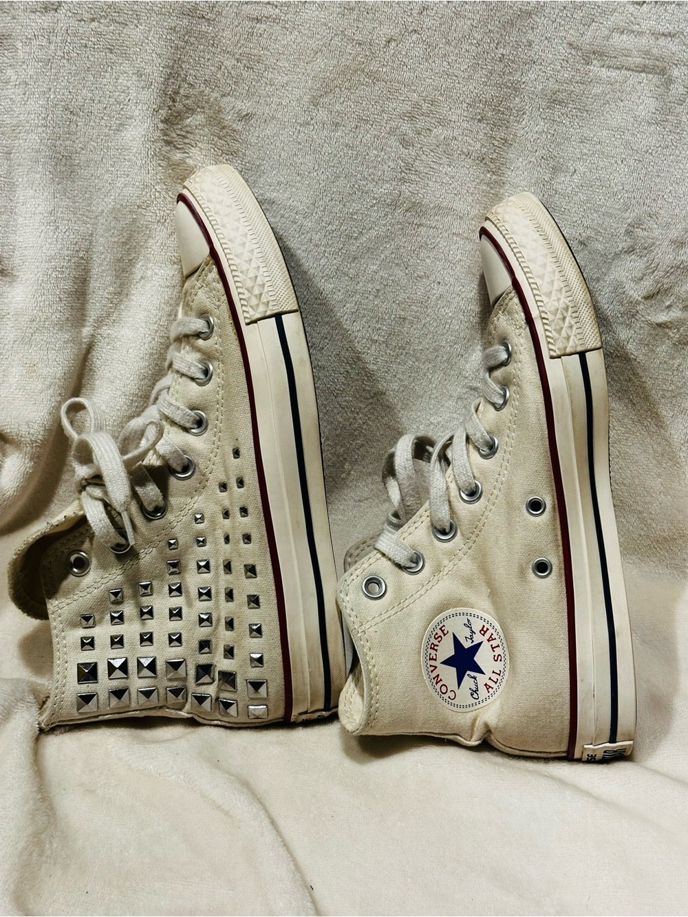 Converse Chuck Taylor All Star Hi Studded Canvas Sneakers Womens Size 7 White - Picture 7 of 9